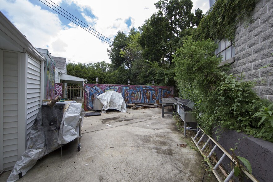 More Photos Of 1145 Easton Rd, Abington Bar For Sale