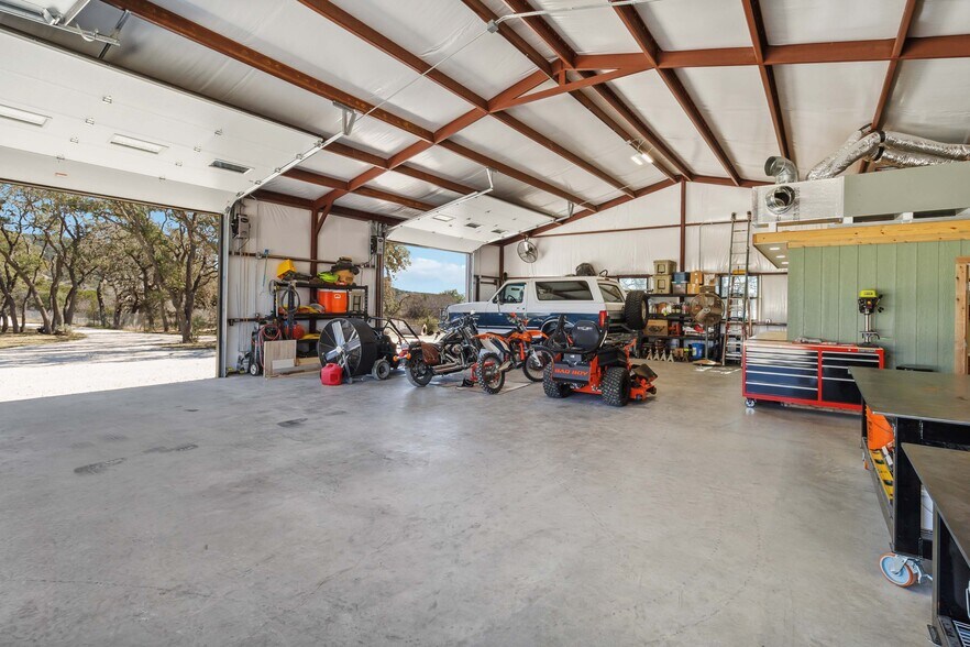 More Photos Of 165 Mari B Dr E, Center Point Flex For Sale