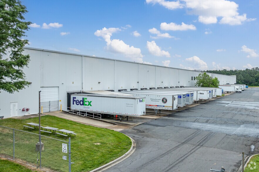 More Photos Of 351-355 Crestmont Dr, Fort Mill Warehouse For Lease