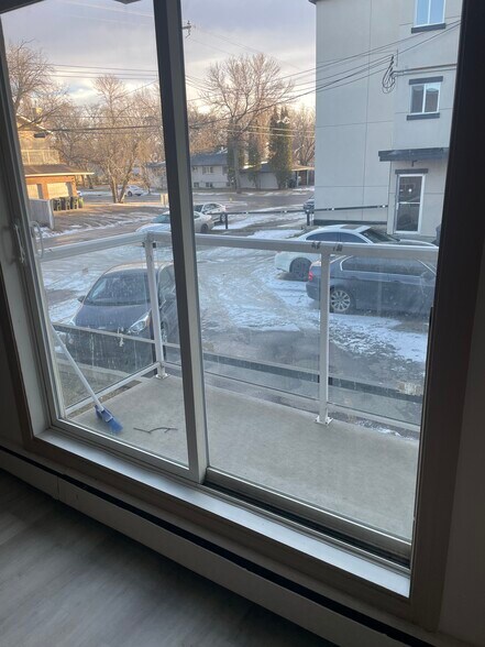 More Photos Of 11715 124th St NW, Edmonton Apartments For Sale