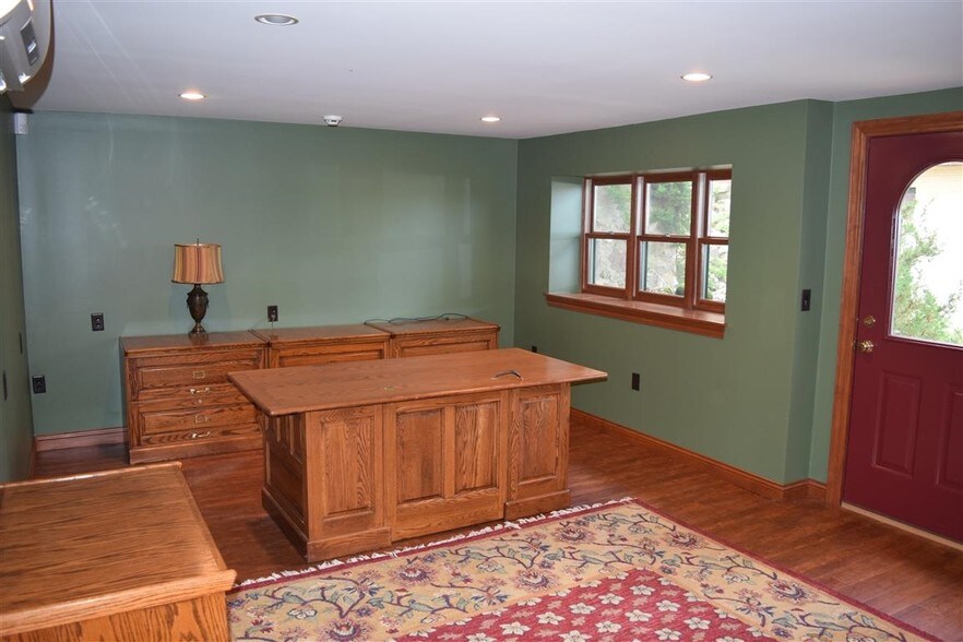 More Photos Of 138 1st St, Baraboo Office For Sale