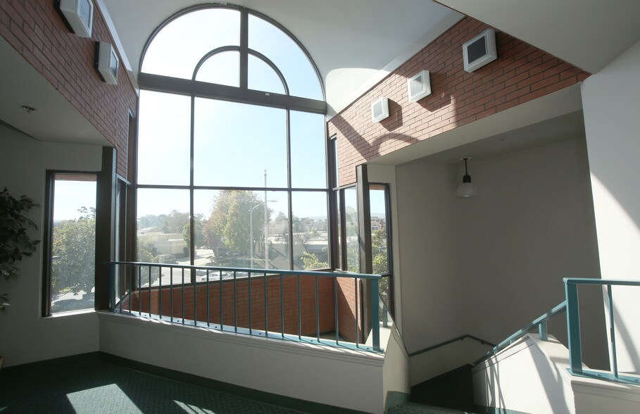 More Photos Of 2400 Professional Pky, Santa Maria Office Residential For Lease