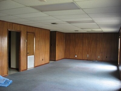 More Photos Of 115 Row One, Lafayette Warehouse For Lease