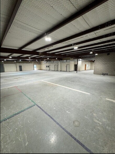 More Photos Of 3337 E Loop 820 S, Fort Worth Manufacturing For Lease