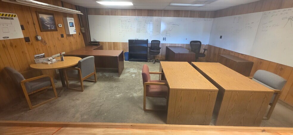 More Photos Of 5130 Hendersonville Rd, Fletcher Warehouse For Lease