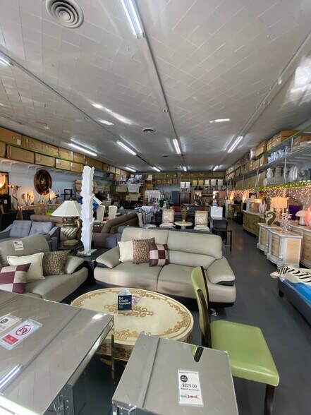 More Photos Of 5143 Whittier Blvd, Los Angeles Storefront For Sale