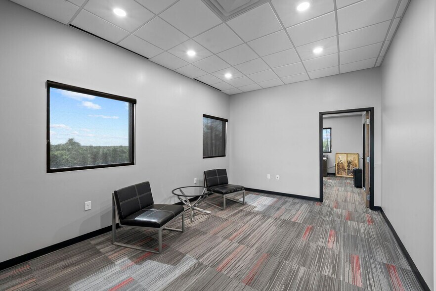 More Photos Of 39 Truss Dr, Boerne Flex For Sale