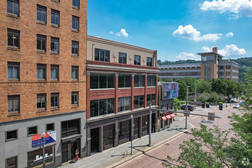 Primary Photo Of 208-210 Grant St, Pittsburgh Medical For Lease
