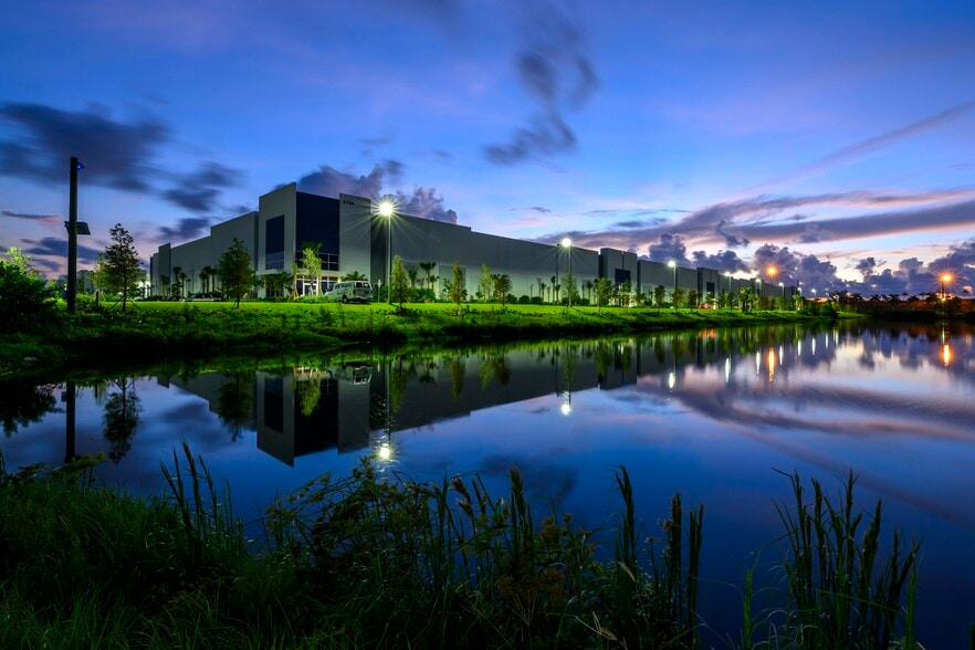 More Photos Of 2700 Bridge Way, Davie Unknown For Lease