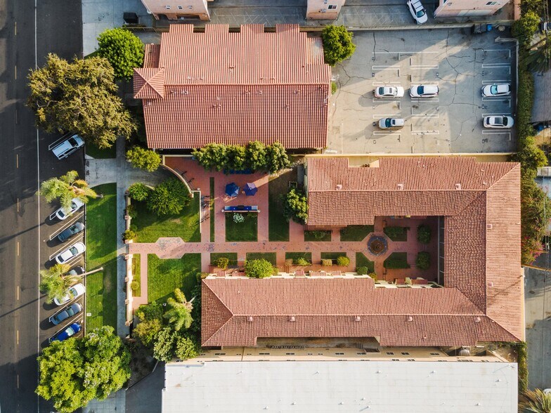 More Photos Of 2623 Ellendale Pl, Los Angeles Apartments For Sale