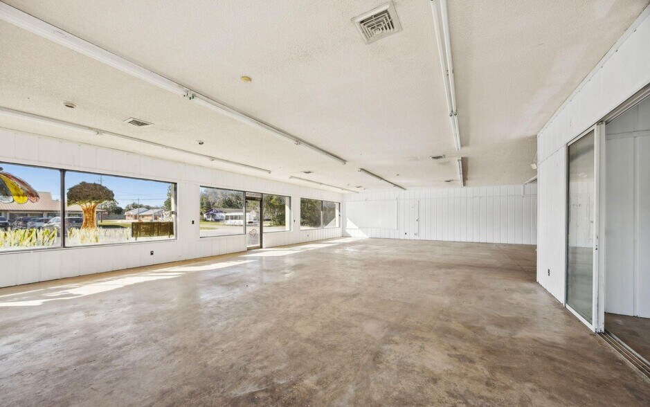 More Photos Of 819 S Moody Rd, Palatka Freestanding For Sale