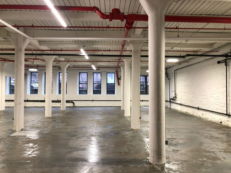 More Photos Of 728 E 136th St, Bronx Manufacturing For Lease