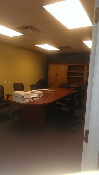 More Photos Of 235 Glaser St, Fairborn Light Manufacturing For Lease