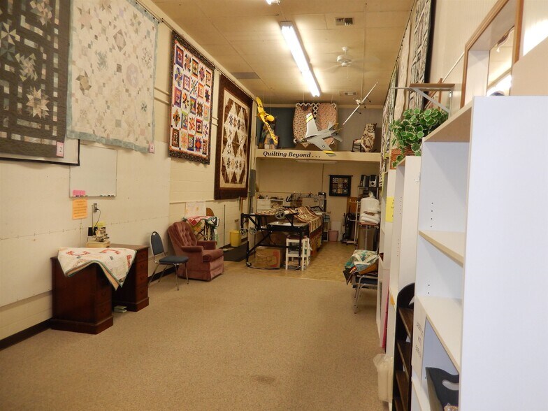 More Photos Of 2520 Vine St, Hays Unknown For Lease