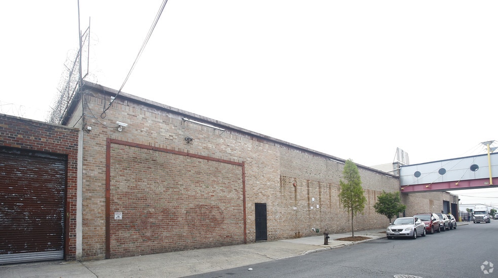 More Photos Of 580 Fountain Ave, Brooklyn Warehouse For Sale