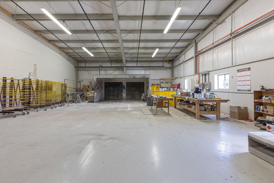More Photos Of 641 Acorn Dr, Harrisonburg Manufacturing For Sale