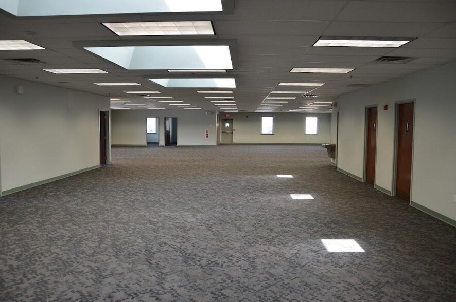 More Photos Of 1410 Laurel Blvd, Pottsville Warehouse For Lease