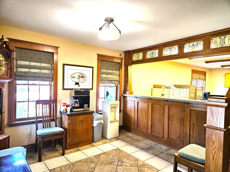 More Photos Of 820 N Michigan Ave, Saginaw Office For Sale