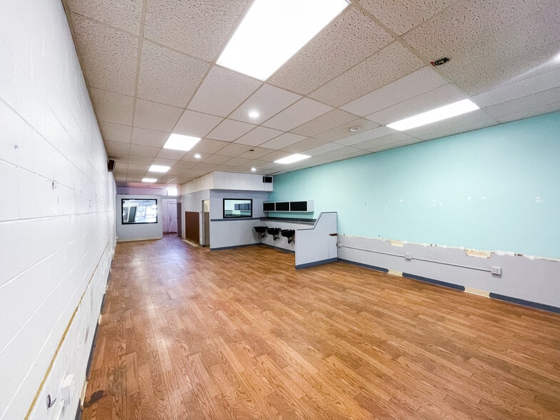 More Photos Of 100 N Ashwood Ave, Ventura General Retail For Sale