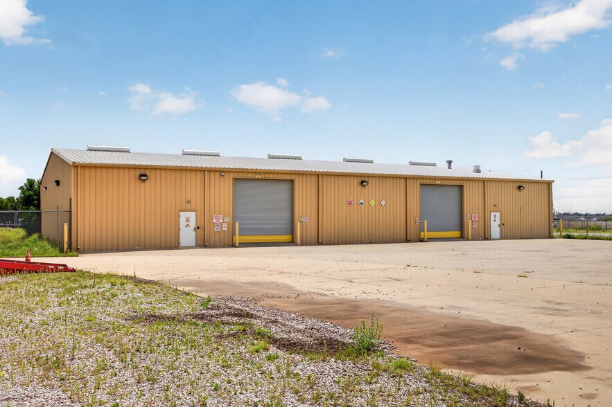 More Photos Of 906 S Eastern Ave, Elk City Warehouse For Sale