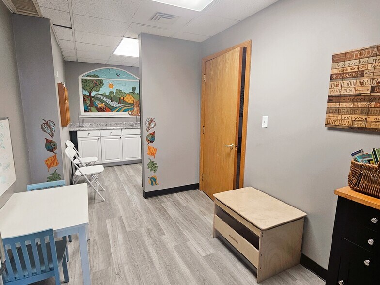 More Photos Of 9031 W 151st St, Orland Park Office For Lease