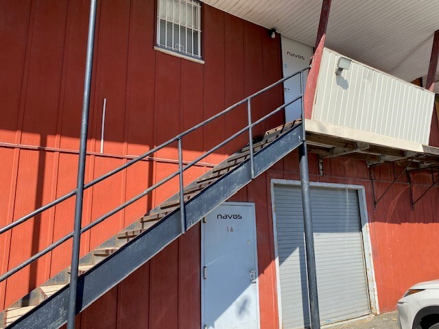 More Photos Of 187 W Fort Lee Rd, Bogota Industrial For Lease