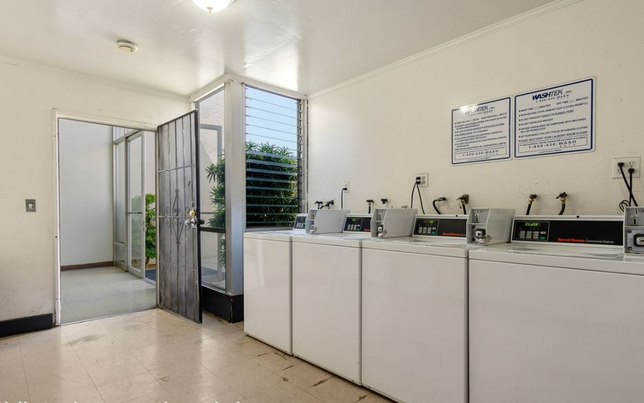 More Photos Of 241-273 Wisconsin Ave, El Cajon Apartments For Sale