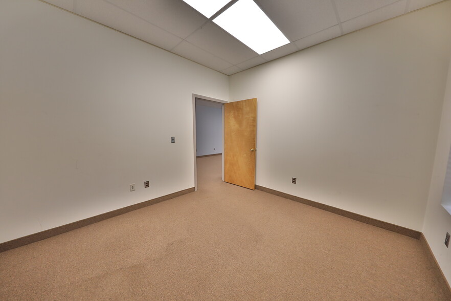 More Photos Of 12 Orben Dr, Landing Showroom For Lease
