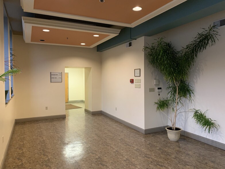 More Photos Of 100 N Cameron St, Harrisburg Office For Lease