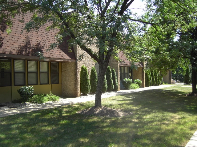 More Photos Of 51 Everett Dr, West Windsor Light Manufacturing For Lease