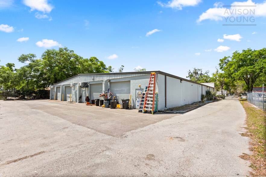 More Photos Of 175 Semoran Commerce Pl, Apopka Light Distribution For Sale