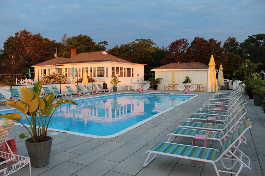 More Photos Of 741 Ocean Blvd, Rye Hotel For Sale