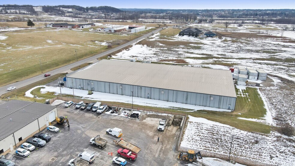 More Photos Of 961 N Main St, Mansfield Warehouse For Lease