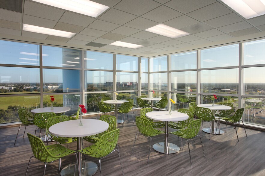 More Photos Of 4010 W Boy Scout Blvd, Tampa Unknown For Lease