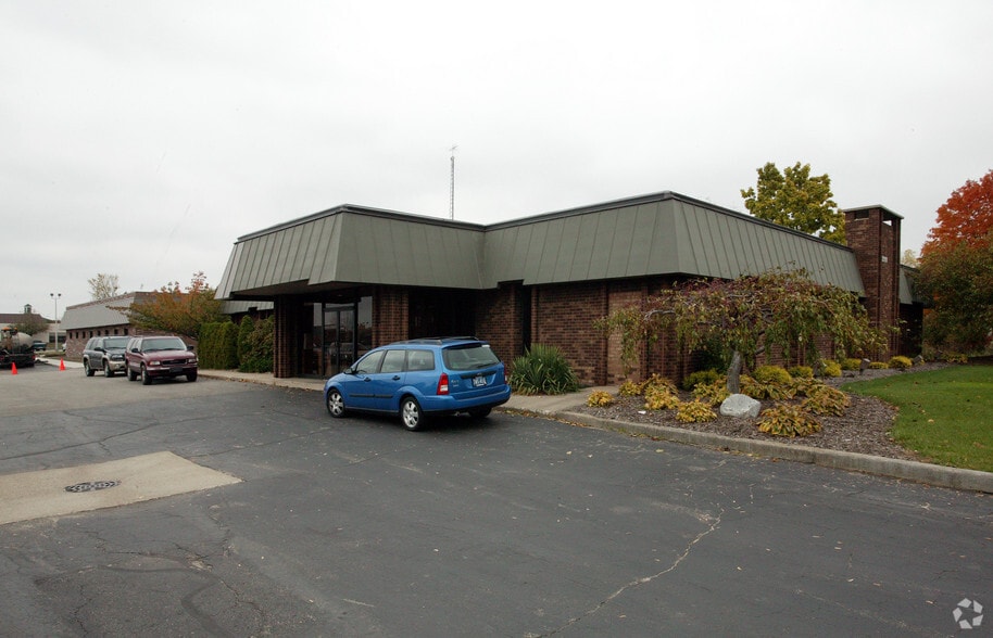 Primary Photo Of 2111 44th St SE, Grand Rapids Office For Sale