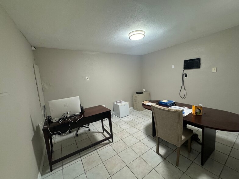 More Photos Of 531 N US Highway 17 92, Longwood Storefront Retail Office For Sale