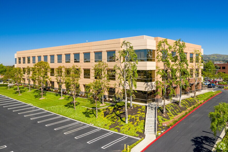 More Photos Of 675 Placentia Ave, Brea Office For Lease