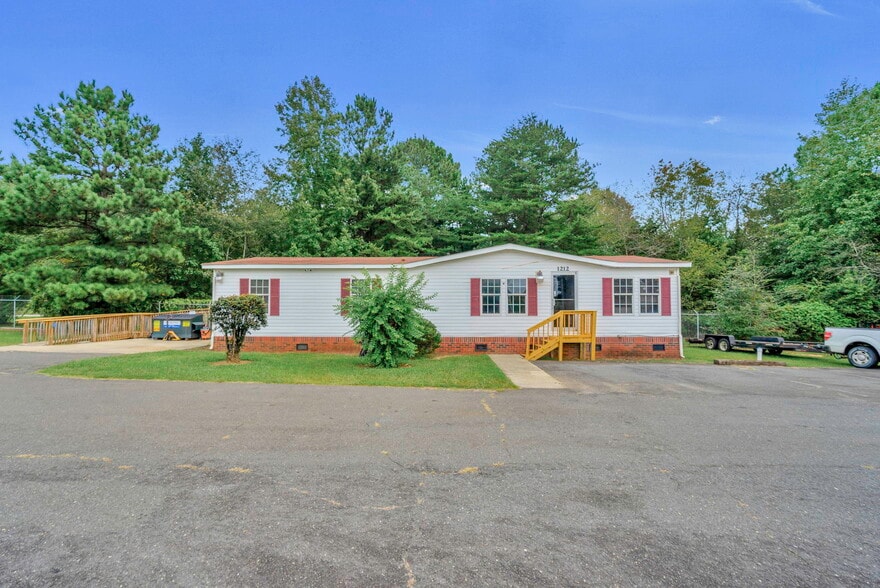 Primary Photo Of 1212 Constitution Blvd, Rock Hill Auto Dealership For Sale