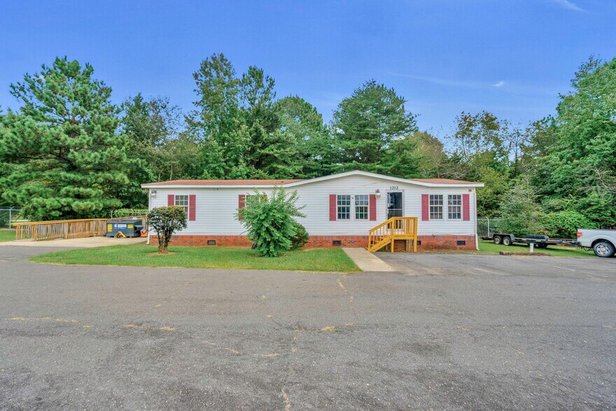 More Photos Of 1212 Constitution Blvd, Rock Hill Auto Dealership For Sale