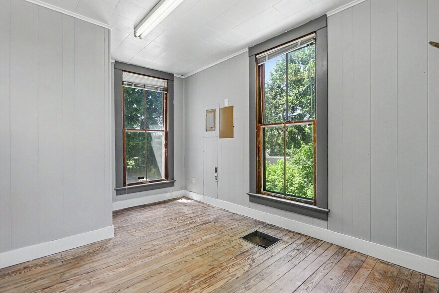 More Photos Of 9030 Columbus Rd, Mount Vernon Office For Sale