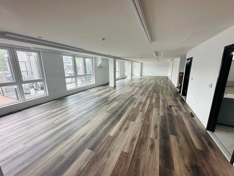 More Photos Of 39-04 29th St, Long Island City Apartments For Lease