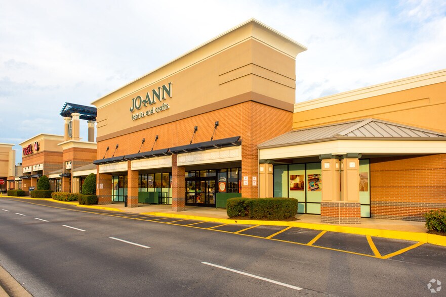 More Photos Of 2000-2020 Gunbarrel Rd, Chattanooga Unknown For Lease