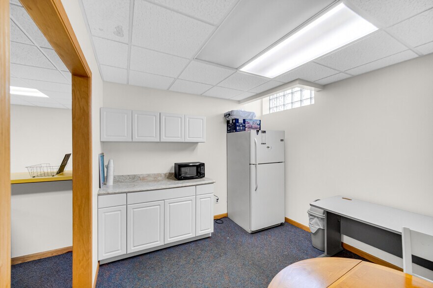 More Photos Of 7045 Calumet Ave, Hammond Light Distribution For Sale
