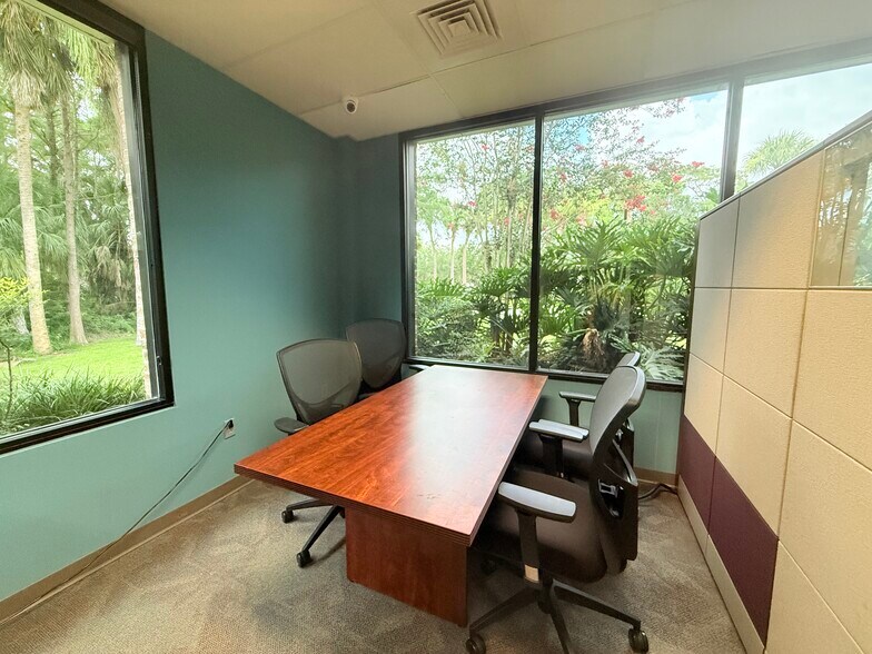 More Photos Of 4620 Woodland Corporate Blvd, Tampa Office For Sale