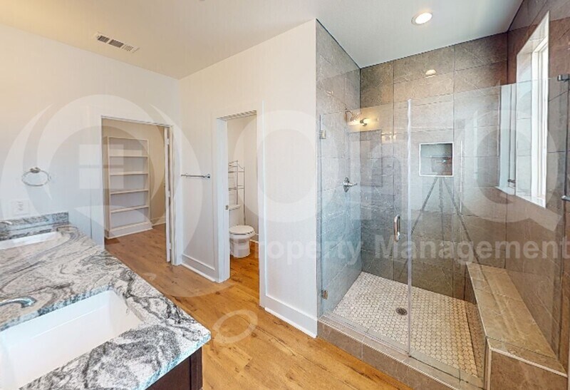 More Photos Of 13325 Bee St, Farmers Branch Apartments For Sale