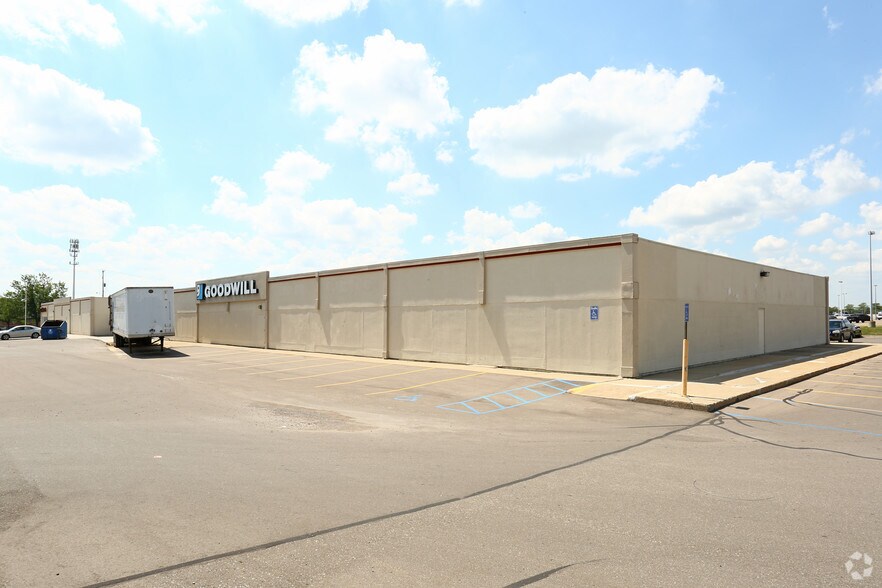 More Photos Of 4340 Miller Rd, Flint Freestanding For Lease