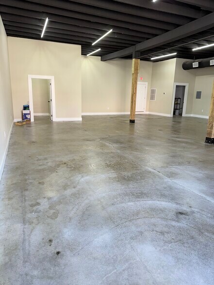 More Photos Of 419 4th St NW, Attalla General Retail For Sale