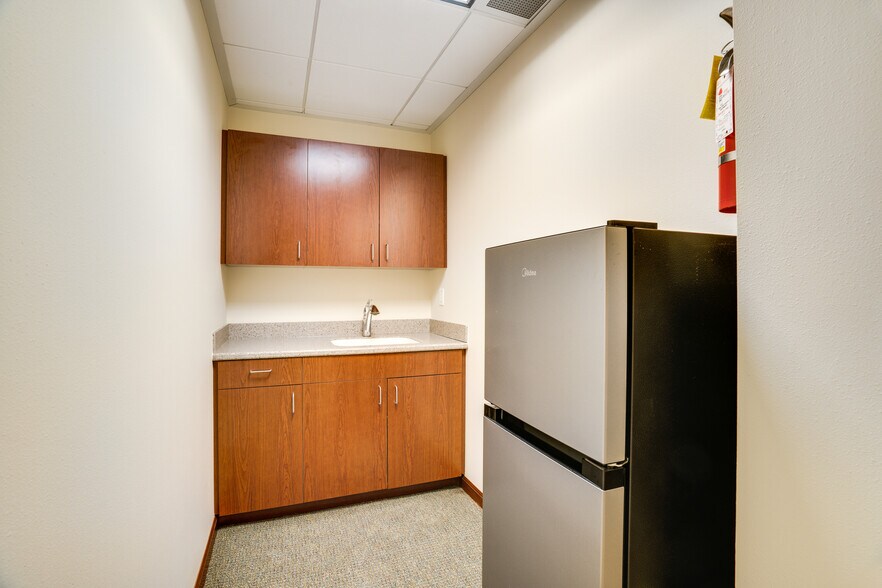 More Photos Of 705 S 9th St, Tacoma Office For Sale