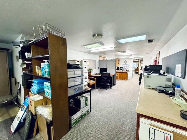 More Photos Of 2036 Railroad Ave, Redding Office For Sale