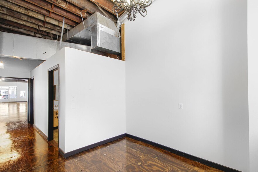 More Photos Of 111 Water St, Horse Cave Storefront For Sale